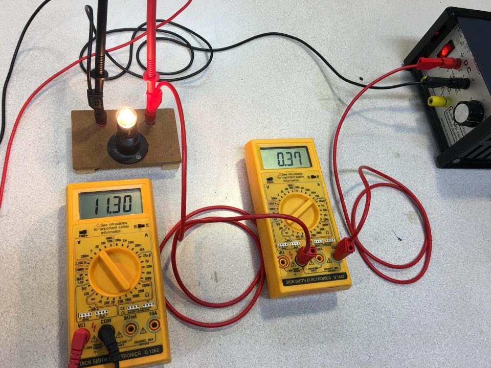 圖五：工作中的燈泡電阻